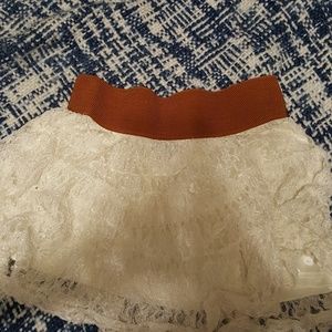 🔥 Ivory  Lace Miniskirt with Brown Edge